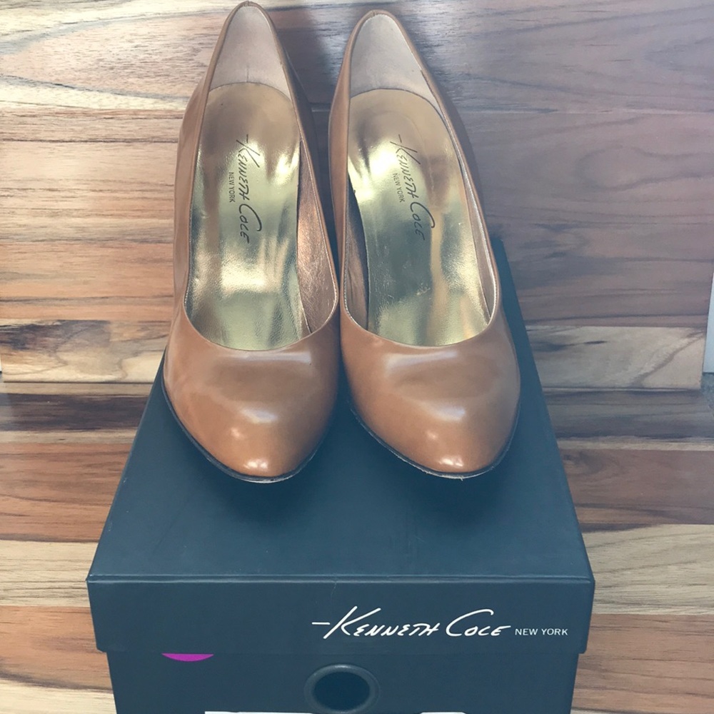 Kenneth Cole New York Black Label- Tan Heels